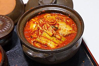 俯视角动作子弹时间射击游戏《豺狼》现已上线Steam平台